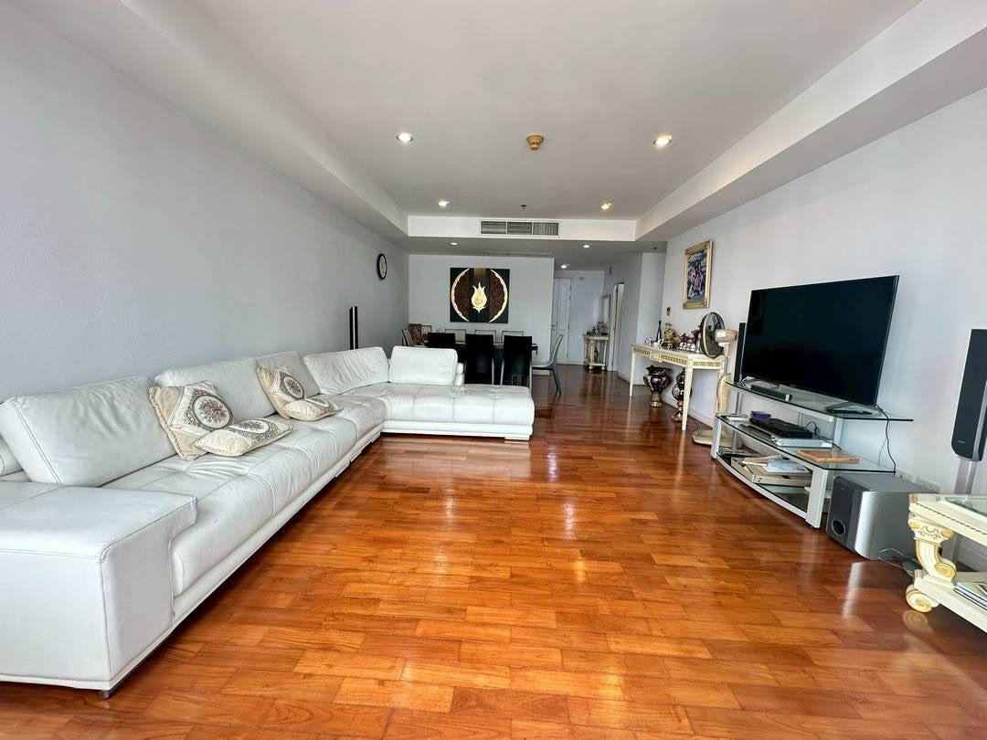 รูป LTHC15628 - Luxury Condo for Sale Phrom Phong | Spacious Family Residence | Near BTS Phrom Phong | 26 MB - รูปที่ 4/6