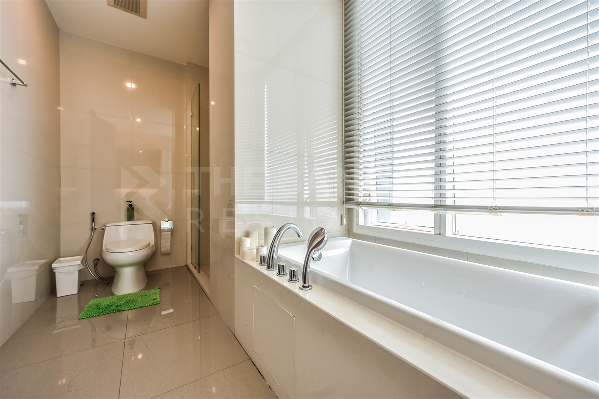 picture Menam Residences  Luxuriously Elevated Unit - 9/10
