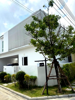 บ้านเดี่ยว โรงเรียนนวมินทราชินูทิศ สตรีวิทยา 2 : ✅ ขายบ้านเดี่ยวหลังมุม สไตล์โมเดิร์น บิ้วท์อินพร้อมอยู่ ใกล้ทางด่วนจตุโชติ แฟชั่นไอส์แลนด์ ✅ The RUX Ramintra-Chatuchot - เดอะ รักษ์ รามอินทรา-จตุโชติ