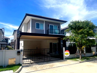 เช่าบ้านเดี่ยว สมุทรปราการ : 🏡✨ ให้เช่าบ้านเดี่ยว Centro บางนา–ศรีนครินทร์ 4 ห้องนอน 4 ห้องน้ำ หลังสวย พร้อมอยู่ ทำเลศักยภาพ ใกล้ Mega Bangna เพียง 5 นาที✔️ รับสัตว์เลี้ยง