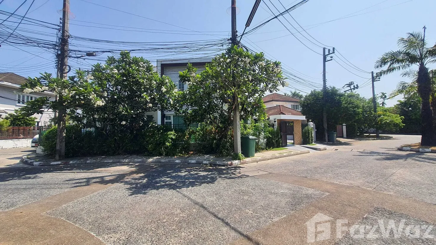 picture Fully Renovated Corner Home with Solar System & Offices 6383912 - 4/13