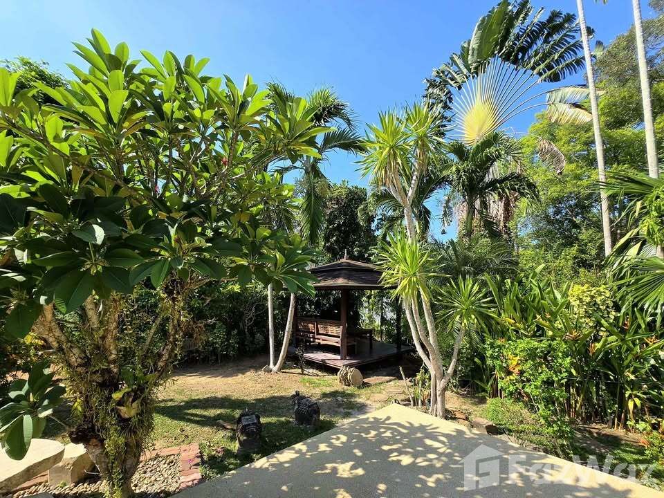 picture 5-Bedroom, 5.5-Bathroom Pool Home in Prangthong 3 5634796 - 10/20