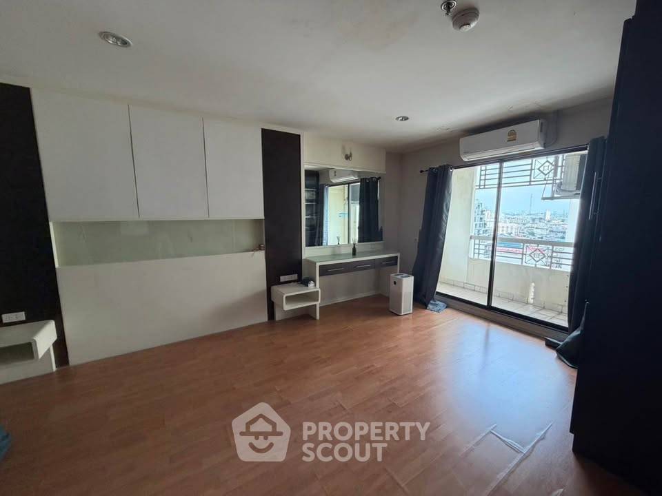 picture 2-BR Condo at Lumpini Ville Phahol-Suthisarn near BTS Saphan Khwai (ID 2959155) - 8/8