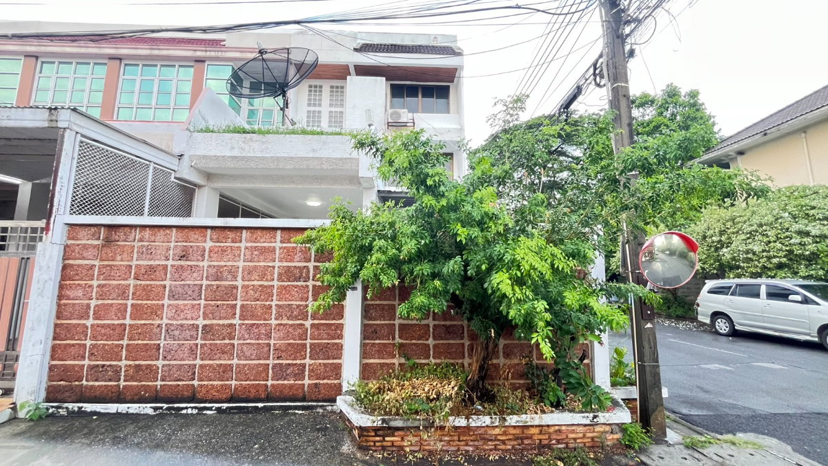 รูป ขายทาวน์โฮม 3 ชั้น 39 ตร.ว. ซ.ลาดพร้าว35/1 หมู่บ้านพรไพลิน ใกล้ mrt ภาวนา, เเยกรัชดา, ตลาดโชคชัยสี่ ลาดพร้าว-วังหิน, เซนทรัลลาดพร้าว, เมเจอร์รัชโยธิน - รูปที่ 2/20