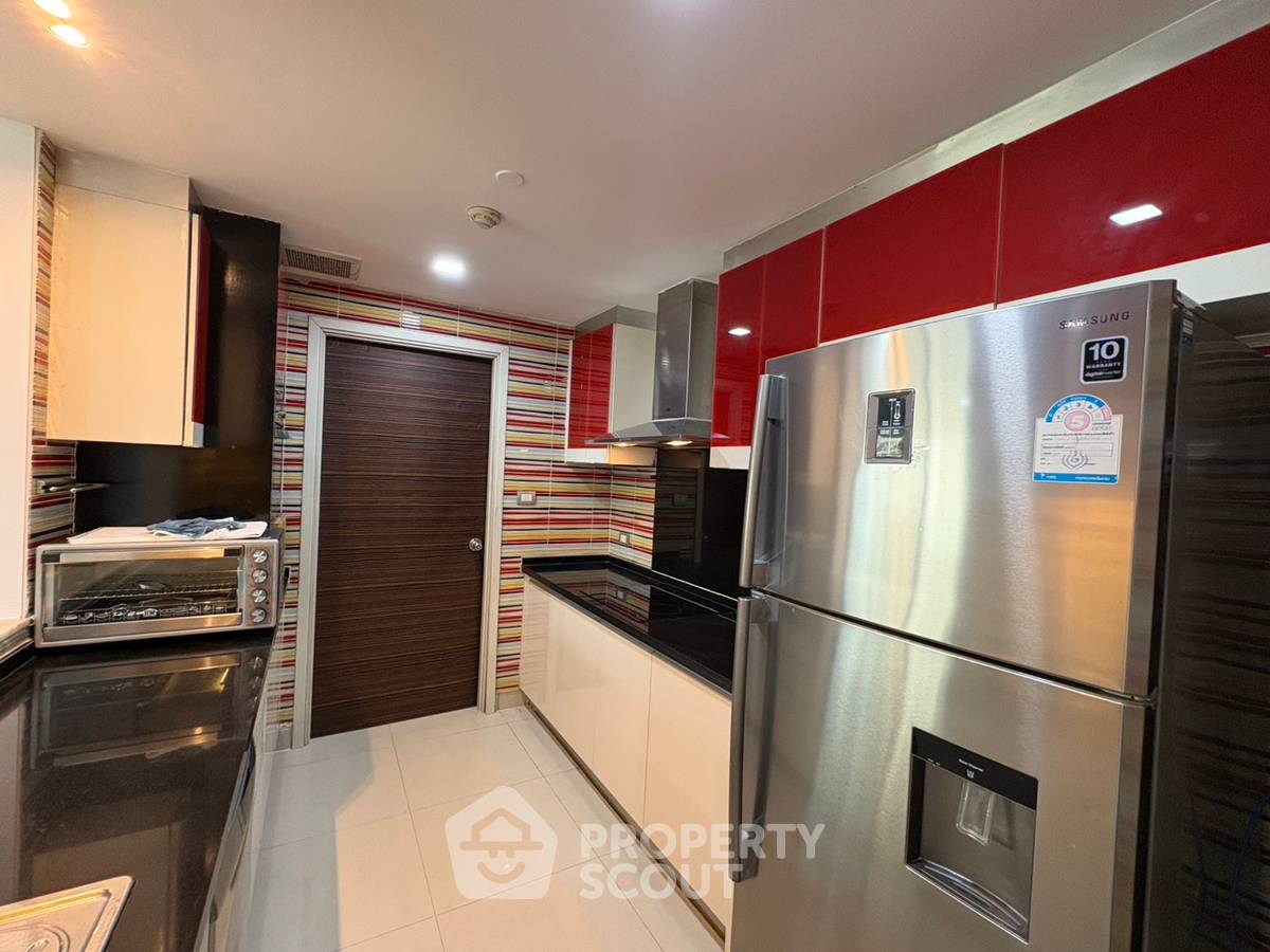 picture 3-BR Condo at Watermark Chaophraya near BTS Krung Thon Buri (ID 2961886) - 11/15