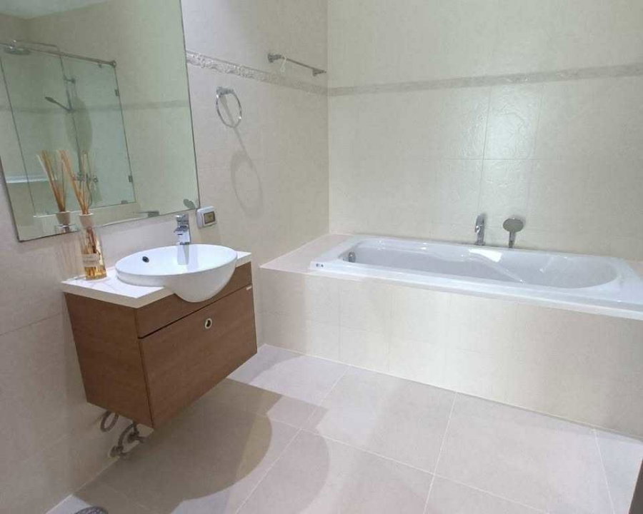 รูป LTHC15648 - Luxury Condo for Rent Phrom Phong | High Floor Spacious Residence | Near BTS Phrom Phong | 80,000 THB - รูปที่ 3/7
