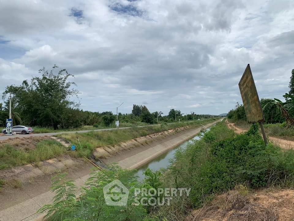 รูป ที่ดินสำหรับปล่อยขาย 13,600 ตารางเมตร แถว ใน ศาลาลาย (ID 2941781) - รูปที่ 11/13