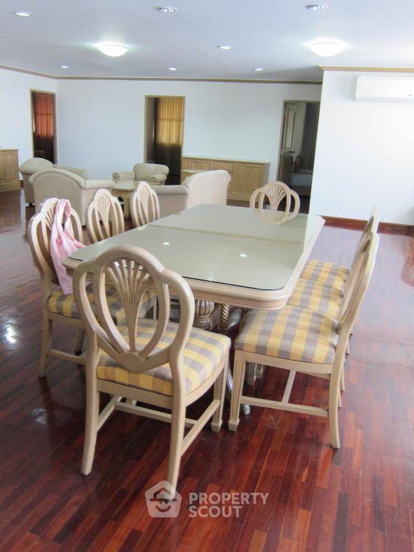picture 3-BR Condo at D.S. Tower 1 Sukhumvit 33 Condominium near BTS Phrom Phong (ID 510257) - 1/10
