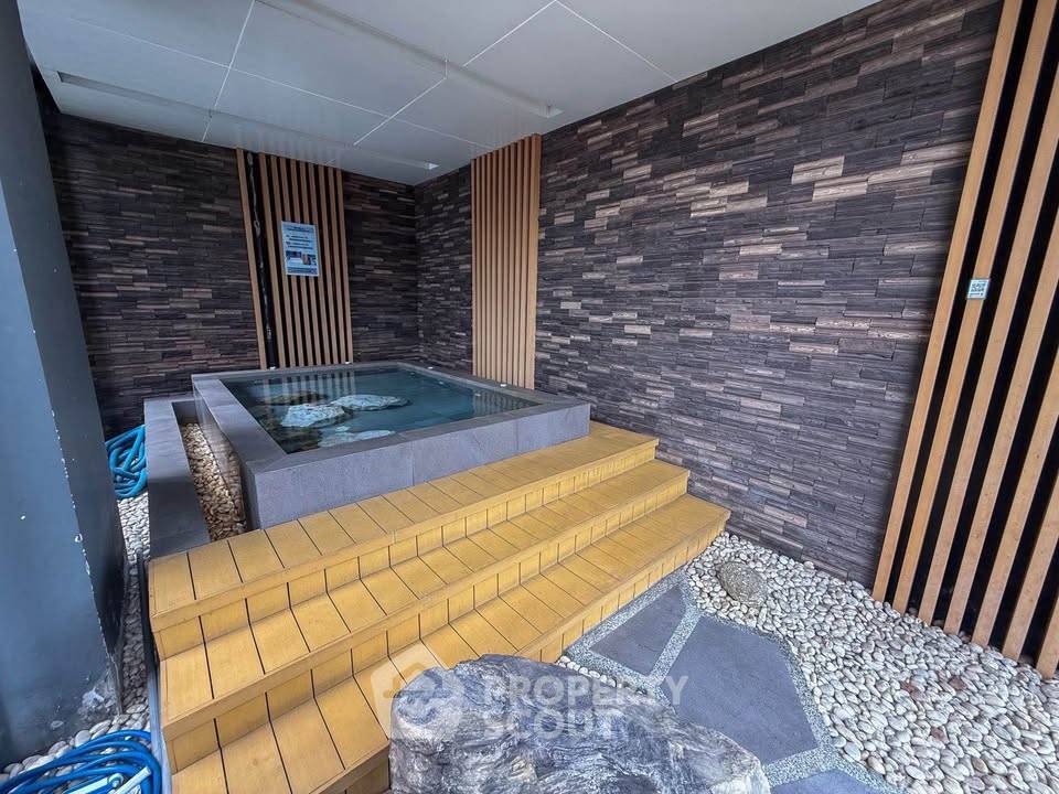 picture 2-BR Condo at Rhythm Asoke Ll near MRT Phra Ram 9 (ID 2964043) - 23/25