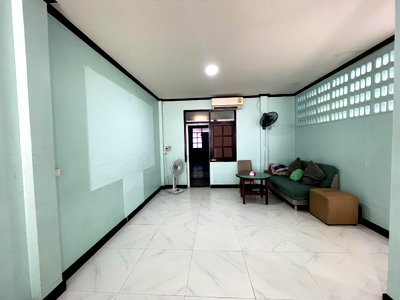 บ้านเดี่ยว กรุงเทพมหานคร : ขายบ้านเดี่ยวอ่อนนุช66 ศรีนครินทร์45 รีโนเวทใหม่ทั้งหลัง50 ตร.ว. ใกล้ MRT สีเหลือง (ศรีนครินทร์ 38)