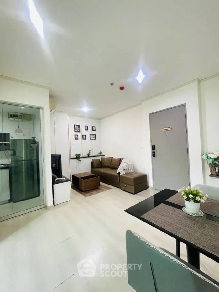 picture 2-BR Condo at Life Ratchadapisek near MRT Huai Khwang (ID 2964306) - 8/10