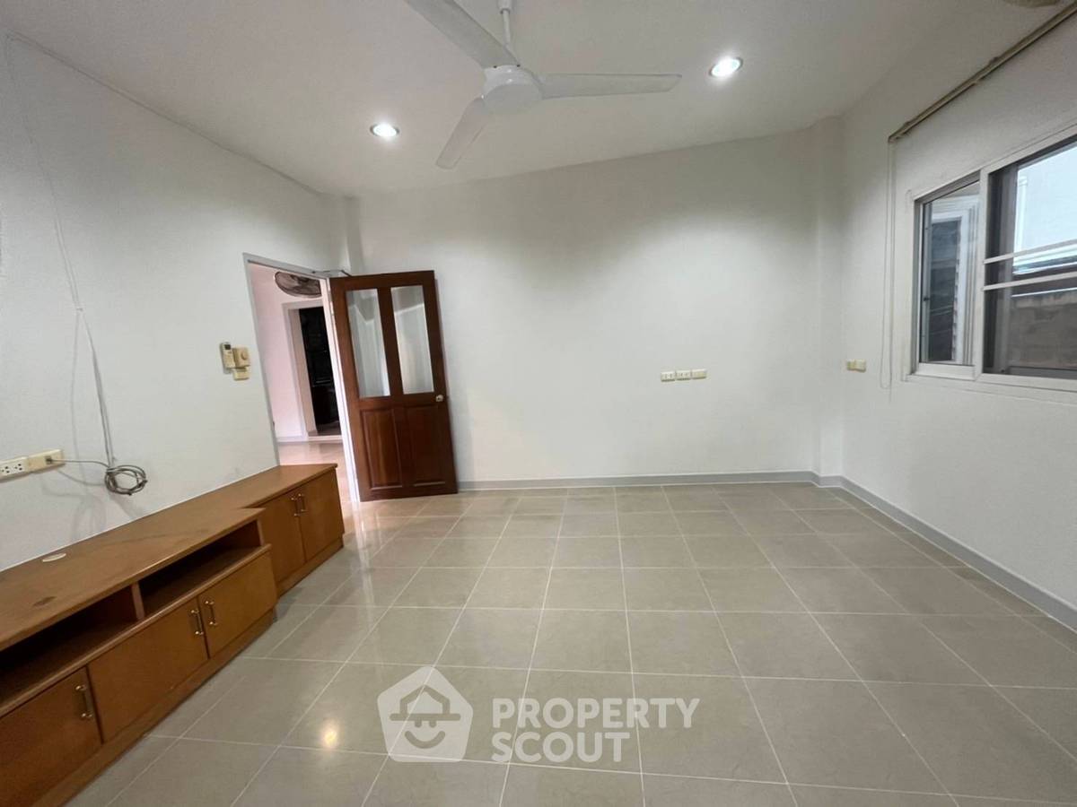picture 6-BR House near BTS Phra Khanong (ID 946863) - 14/14