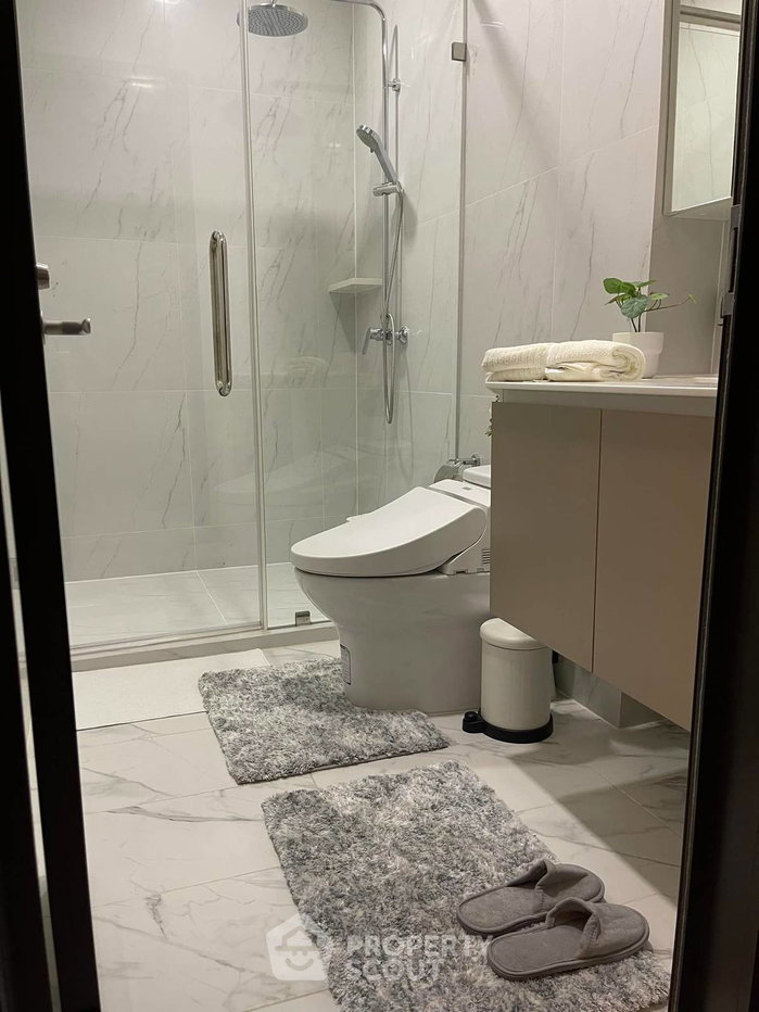 picture 19th-Floor 1-BR 31 Sqm At Chewathai Residence Asoke Near ARL Makkasan (ID 885174) - 5/13
