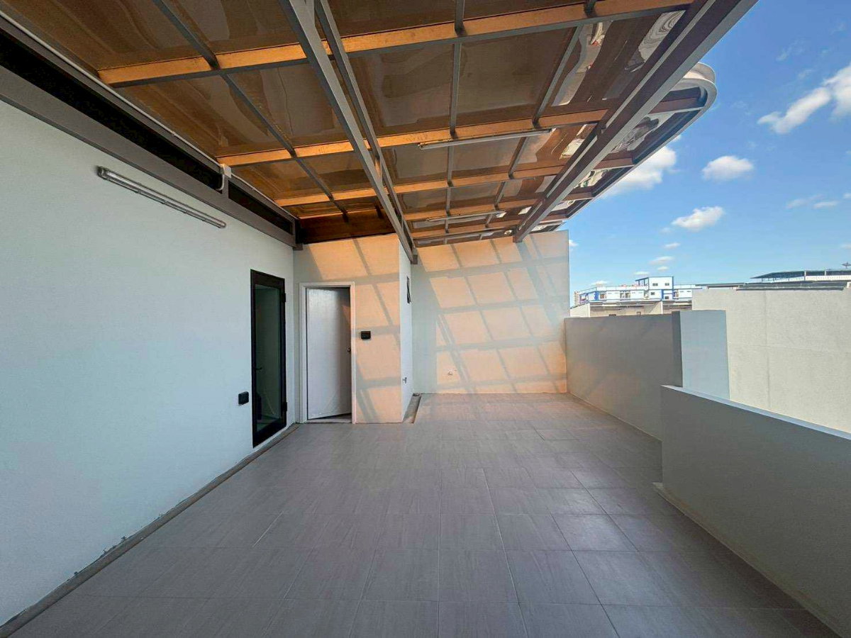 รูป LTHC15645 - Luxury Townhome for Sale Rama 3 | Modern 4-Storey Residence | Yannawa | 15.9 MB  - รูปที่ 7/8