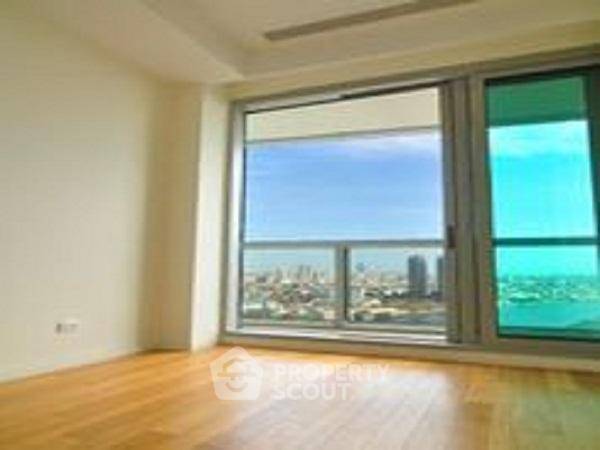 picture 2-BR Condo at The River Condominium near BTS Saphan Taksin (ID 510358) - 1/8