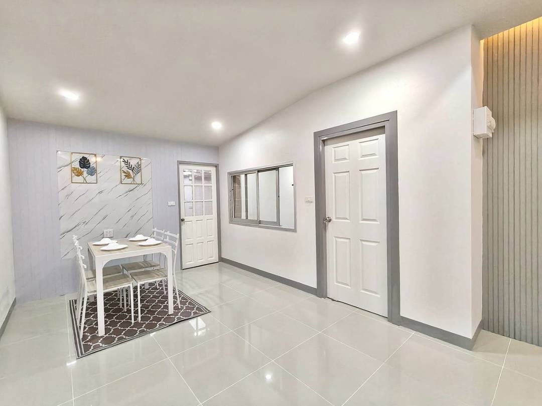 รูป ขายทาวน์โฮมรีโนเวทใหม่ ม.รื่นรมย์ ซ.จ่าบรรณ ศรีราชา - รูปที่ 4/14