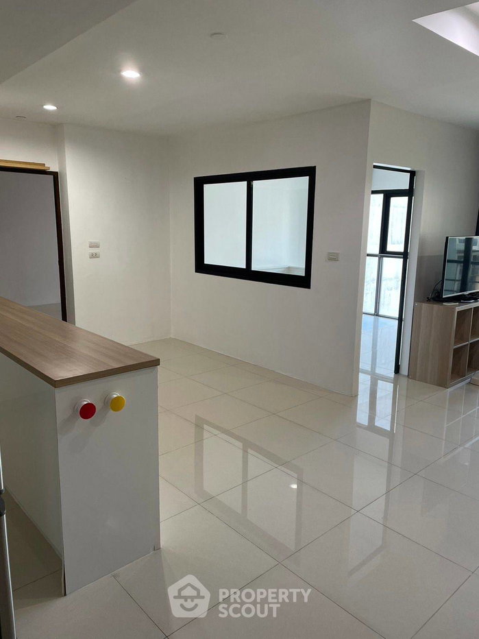 รูป คอนโด 2-ห้องนอน ที่ สาธร การ์เด้นส์ ใกล้ MRT สีลม (ID 1294535) - รูปที่ 6/18