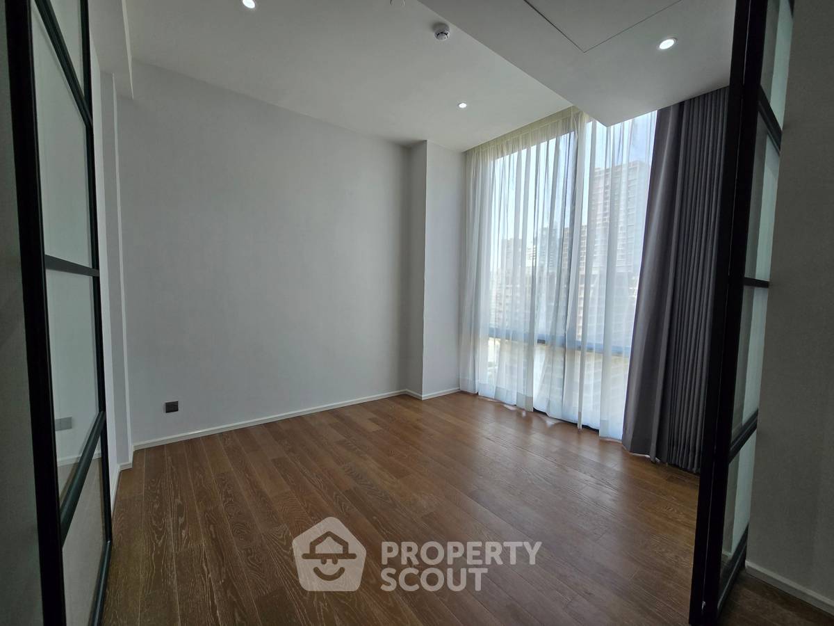 picture 2-BR Condo at Muniq Langsuan near BTS Ratchadamri (ID 2961978) - 4/13