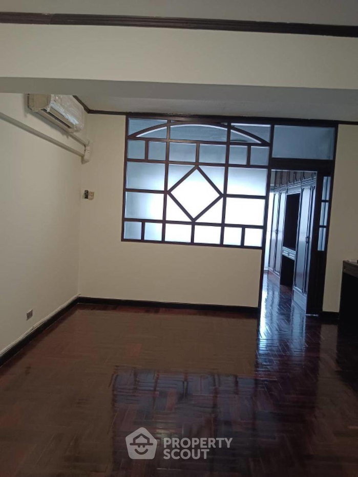 picture 1-BR Condo at Pathumwan Place Condominium near BTS National Stadium (ID 1111729) - 1/10