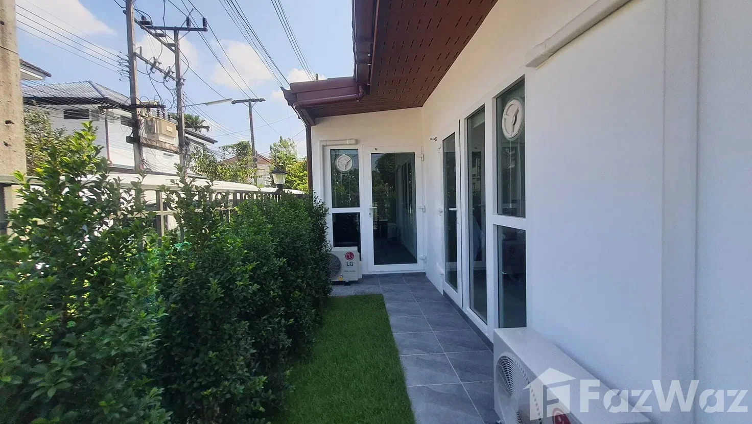 picture Fully Renovated Corner Home with Solar System & Offices 6383912 - 8/13