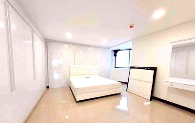 ขายคอนโด : LTH15630 - Luxury Condo for Sale Phrom Phong | Spacious Family Residence | Near BTS Phrom Phong | 20 MB 