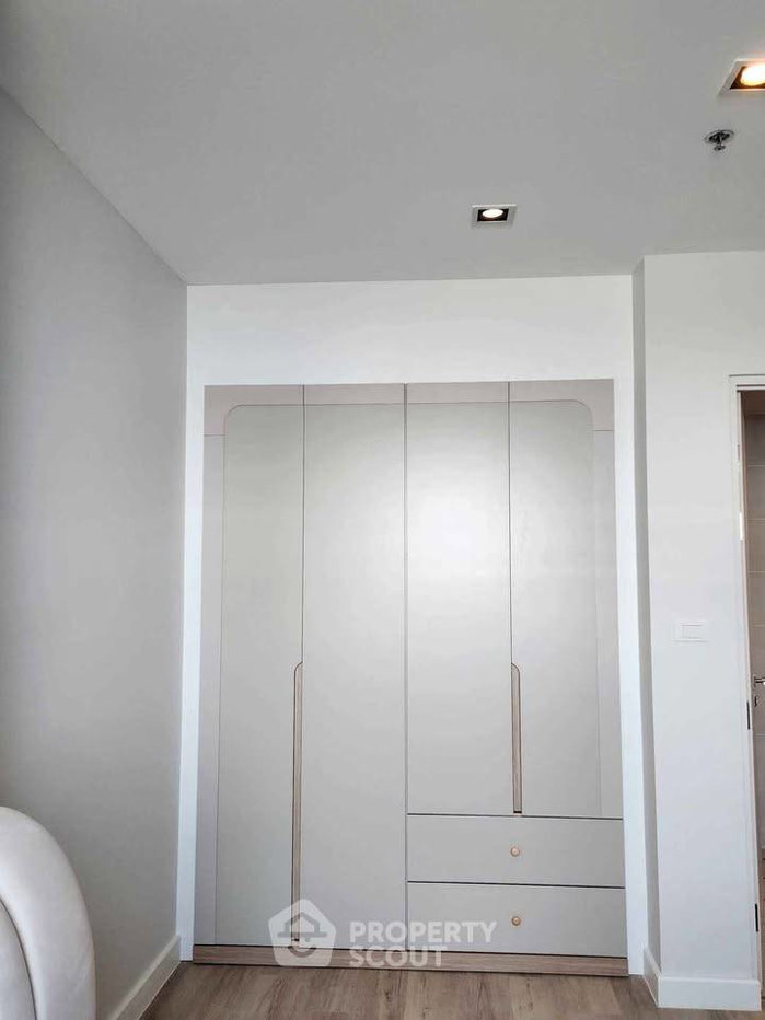 รูป คอนโด 2-ห้องนอน ที่ เดอะ รูม สาทร-ตากสิน ใกล้ BTS โพธิ์นิมิตร (ID 2960881) - รูปที่ 24/28