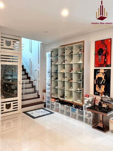 ให้เช่าบ้านเดี่ยว 4 ห้องนอน 309 ตร.ม. 72 ตร.ว. เดอะ ซิตี้ เอกมัย-ลาดพร้าว