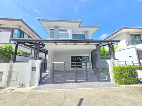 ลดราคาพิเศษ..บ้านแฝดหลังใหญ่ ทำเลดีมาก รีโนเวทใหม่ หมู่บ้าน ฟ้าปิยรมย์ เฟส 11 เนสโต้ ซ.2 ลำลูกกาคลอง 6 ราคาถูกมาก กว้าง