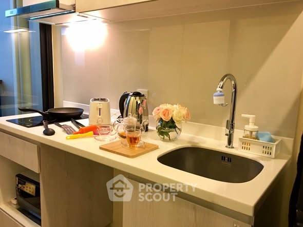 picture 1-BR Condo at Life Asoke near ARL Makkasan (ID 2590343) - 2/10