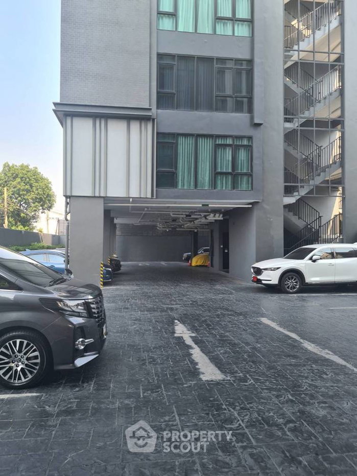 picture 2-BR Condo at The Unique Ekamai-Ramintra in Khlong Chaokhun Sing (ID 404337) - 3/17