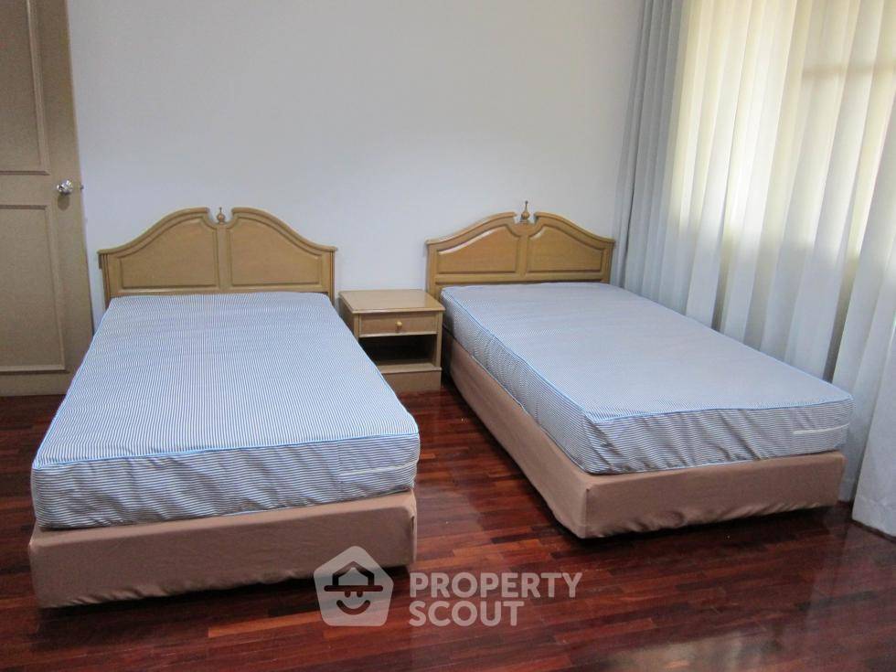 picture 3-BR Condo at D.S. Tower 1 Sukhumvit 33 Condominium near BTS Phrom Phong (ID 510257) - 9/10