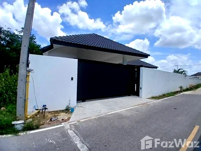Houses for sale : 3 Bedroom Villa for sale in Hin Lek Fai, Prachuap Khiri Khan  6263140