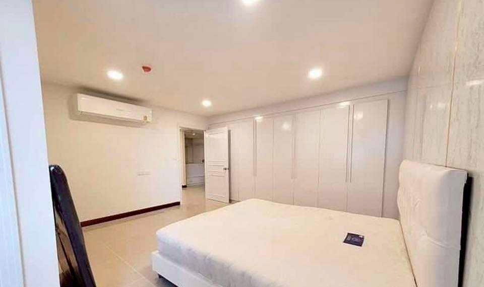 รูป LTH15630 - Luxury Condo for Sale Phrom Phong | Spacious Family Residence | Near BTS Phrom Phong | 20 MB - รูปที่ 2/5