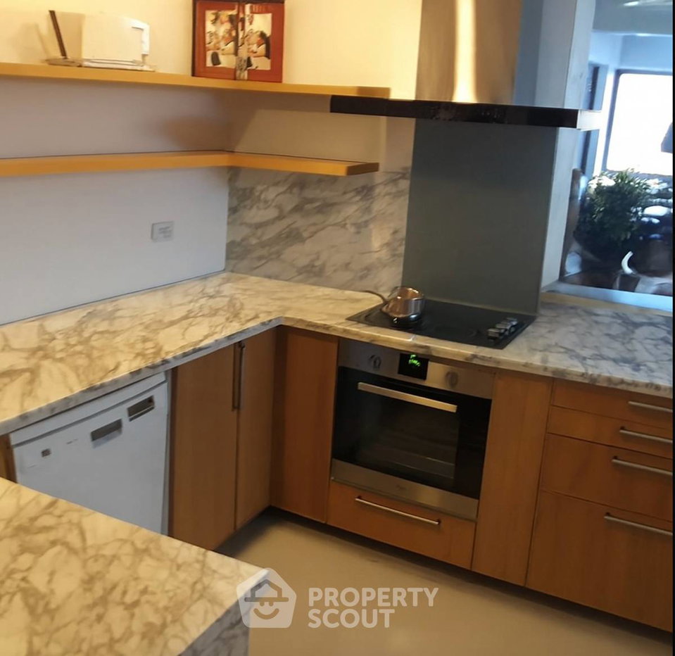 picture 3-BR Condo at Asoke Tower near MRT Phetchaburi (ID 2569857) - 4/15