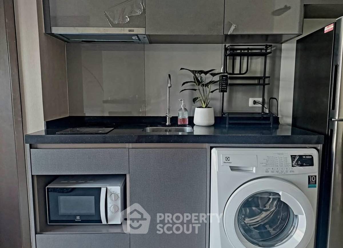picture 1-BR Condo at Rhythm Asoke near MRT Phra Ram 9 (ID 2110309) - 4/9