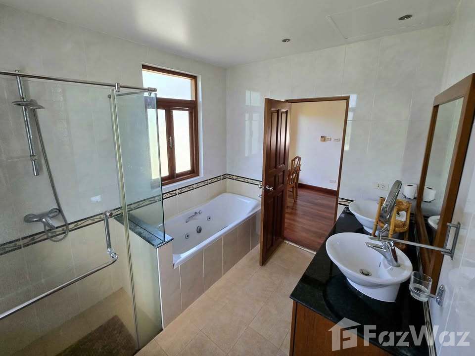picture 5-Bedroom, 5.5-Bathroom Pool Home in Prangthong 3 5634796 - 13/20