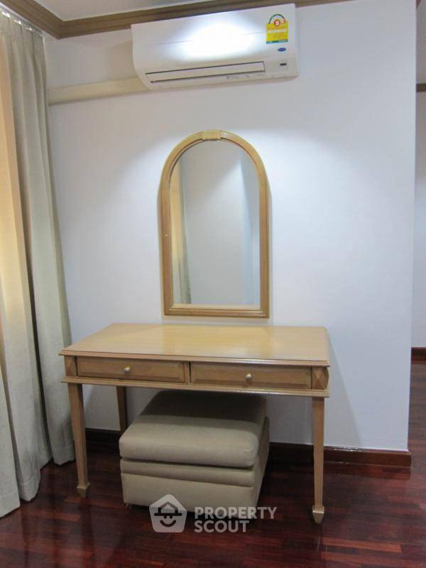 picture 3-BR Condo at D.S. Tower 1 Sukhumvit 33 Condominium near BTS Phrom Phong (ID 510257) - 8/10