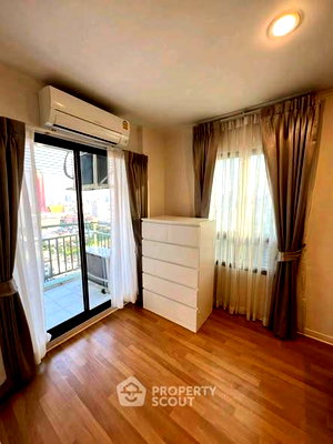 Condos for rent : 2-BR Condo At Lumpini Place Phahol-Saphankhwai, 20th-Floor Near BTS Saphan Khwai (ID 2832214)