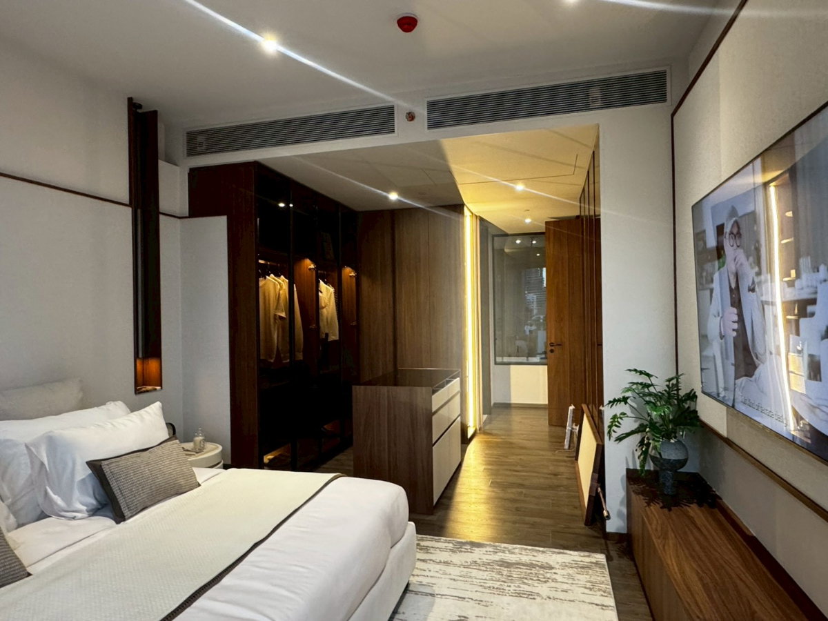 รูป LTHC15627 - Luxury Condo for Sale Silom - Sathorn | Spacious Residence with Home Office | Near BTS Sala Daeng | 34.8 MB - รูปที่ 3/6