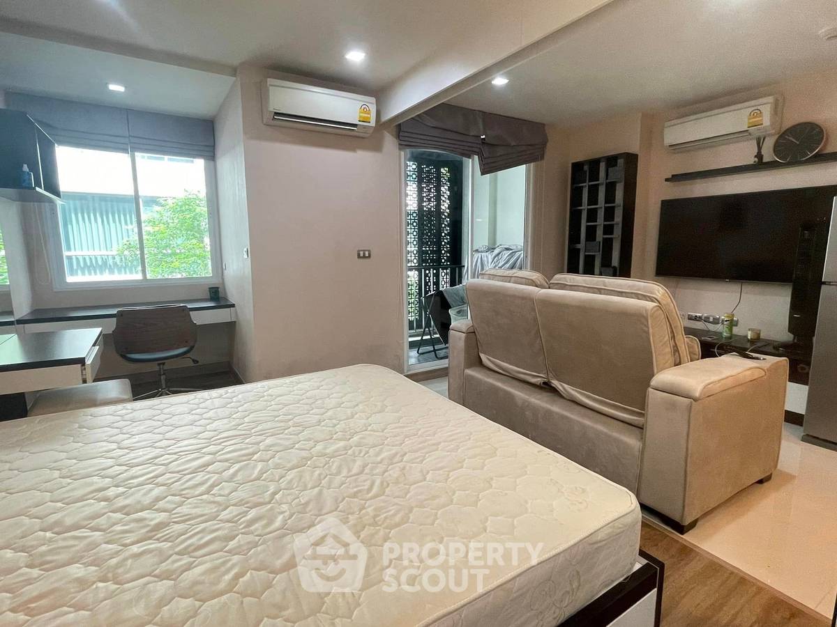 picture 1-BR Condo at Tree Condo Ekamai near BTS Ekkamai (ID 1530306) - 2/8