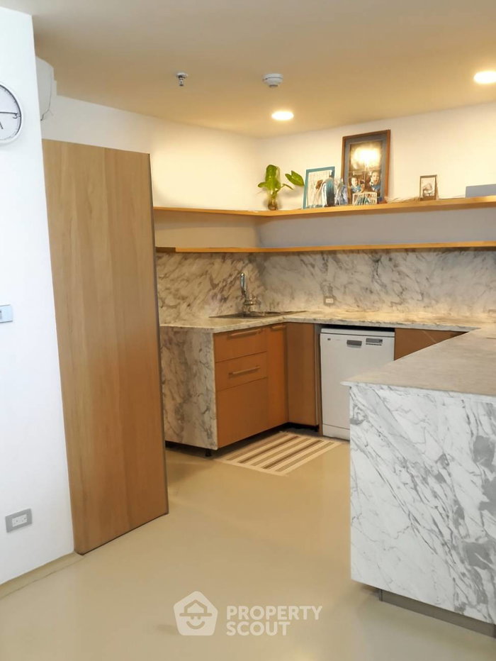 picture 3-BR Condo at Asoke Tower near MRT Phetchaburi (ID 2569857) - 3/15