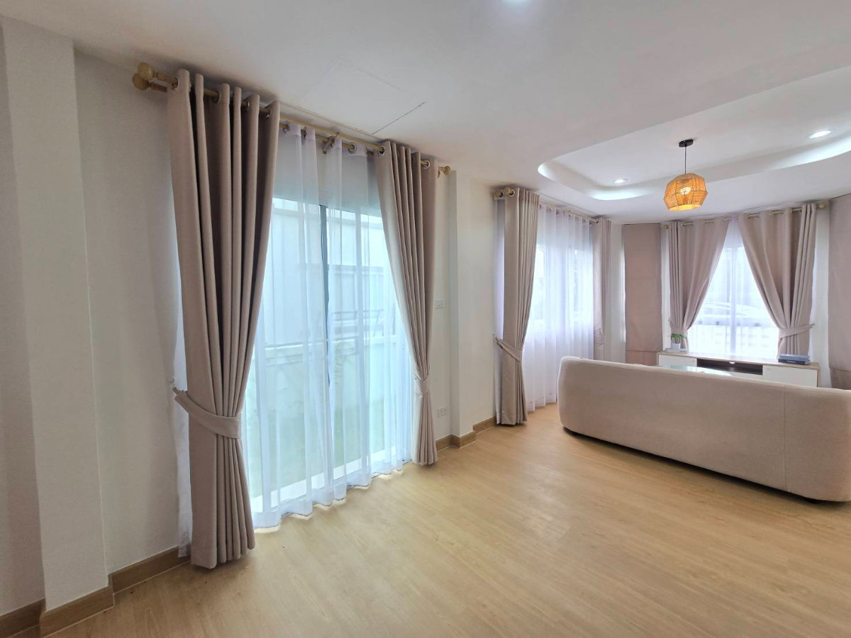 รูป ลดราคาพิเศษ..บ้านแฝด แต่งใหม่ทั้งหลัง หมู่บ้านฟ้าปิยรมย์ พฤกษ์วารี เฟส 7 ลำลูกกาคลอง6  บ้านติดหน้าสวน ถ. ลำลูกกา ตำบลบึงคำพร้อย อำเภอลำลูกกา ปทุมธานี  - รูปที่ 16/39