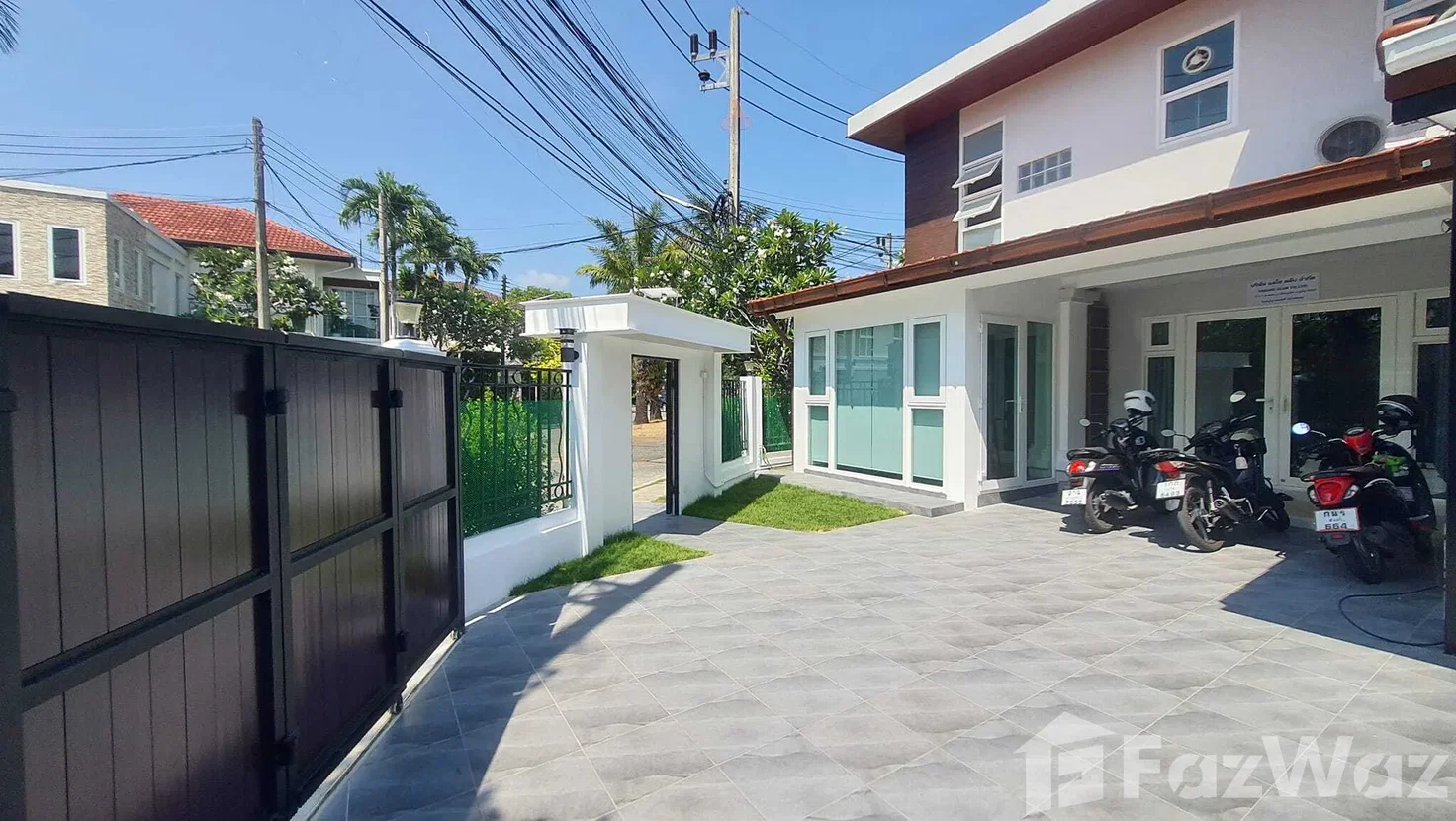 picture Fully Renovated Corner Home with Solar System & Offices 6383912 - 9/13