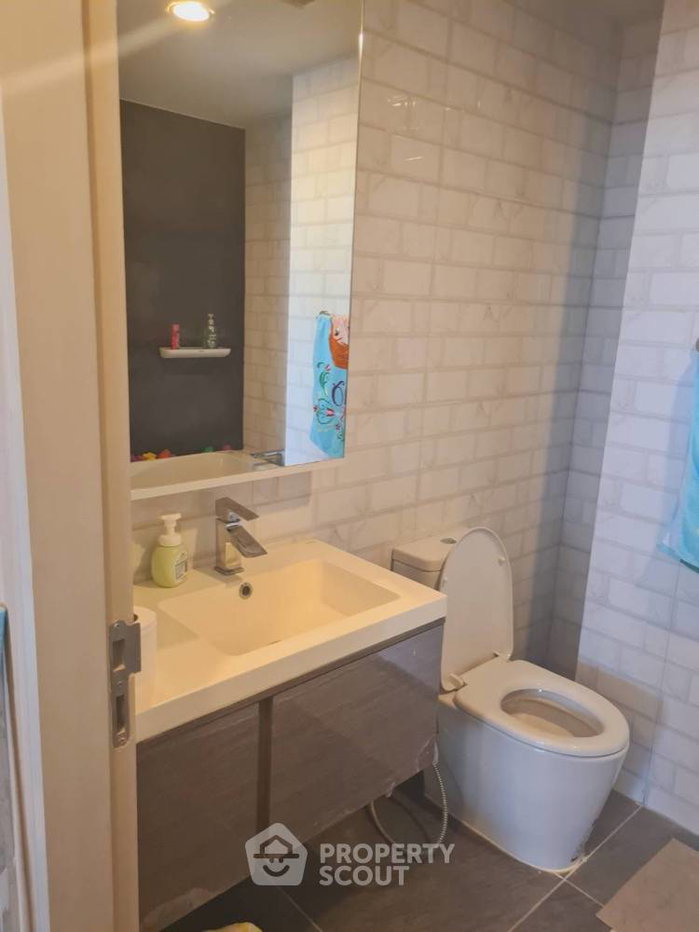picture 2-BR Condo at The Unique Ekamai-Ramintra in Khlong Chaokhun Sing (ID 404337) - 8/17