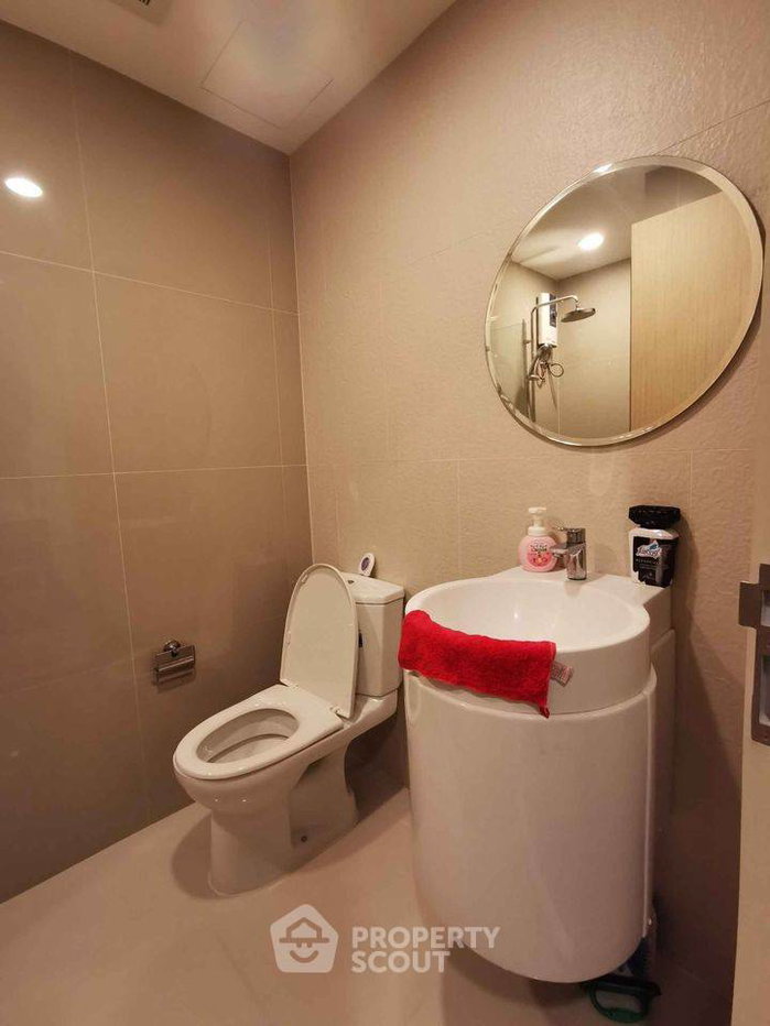 picture 1-BR Condo At Rhythm Asoke II, 26th-Floor, 400m to MRT Phra Ram 9 (ID 421566) - 3/10