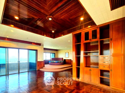 Condos for sale : 4-BR High-Floor 455 Sqm Condo For Sale, Cha-Am Grand Condotel (ID 2961129)