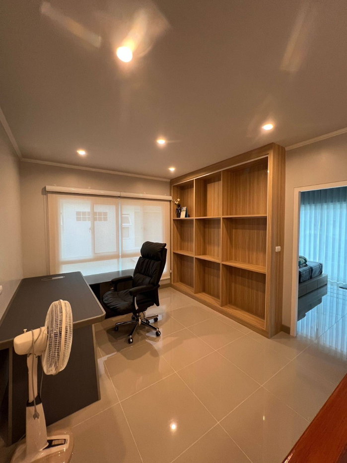 รูป ให้เช่า !! บ้านเดี่ยว 2 ชั้น หมู่บ้านปาล์มสปริงส์ พาร์ควิลล์ หาดใหญ่ 4 ห้องนอน 3 ห้องน้ำ บ้านสวยเฟอร์ครบ พร้อมเข้าอยู่ - รูปที่ 5/30