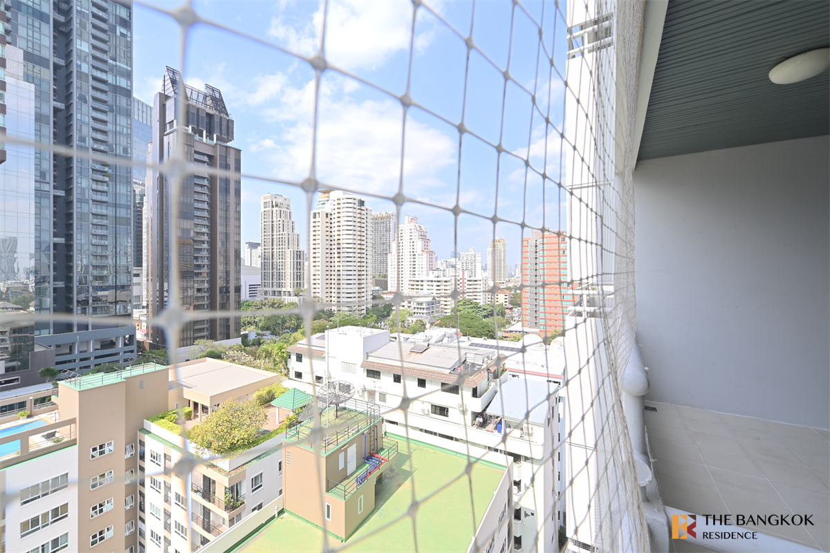 picture Room available, great price Acadamia Grand Tower near BTS Phrom Phong - 7/10