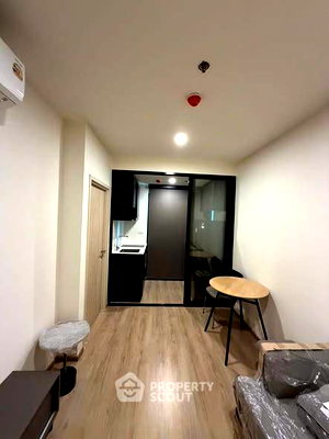 คอนโดให้เช่า : คอนโด 1-ห้องนอน ที่ นิว ดิสทริค อาร์9 ใกล้ MRT พระราม 9 (ID 2961282)