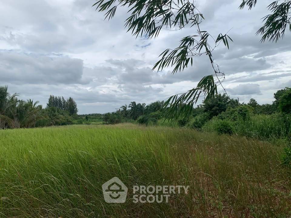 รูป ที่ดินสำหรับปล่อยขาย 13,600 ตารางเมตร แถว ใน ศาลาลาย (ID 2941781) - รูปที่ 1/13